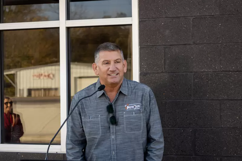 Ribbon Cutting Held for Nova Joe’s