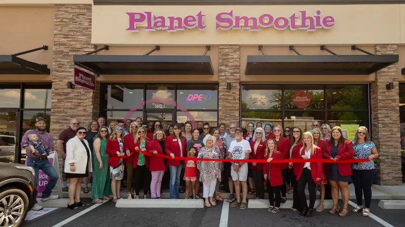 Planet Smoothie celebrates Ribbon Cutting