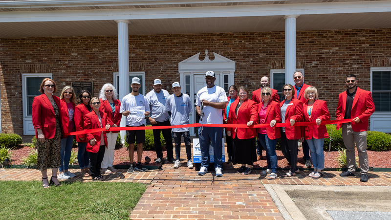 The Real Deal celebrates Ribbon Cutting