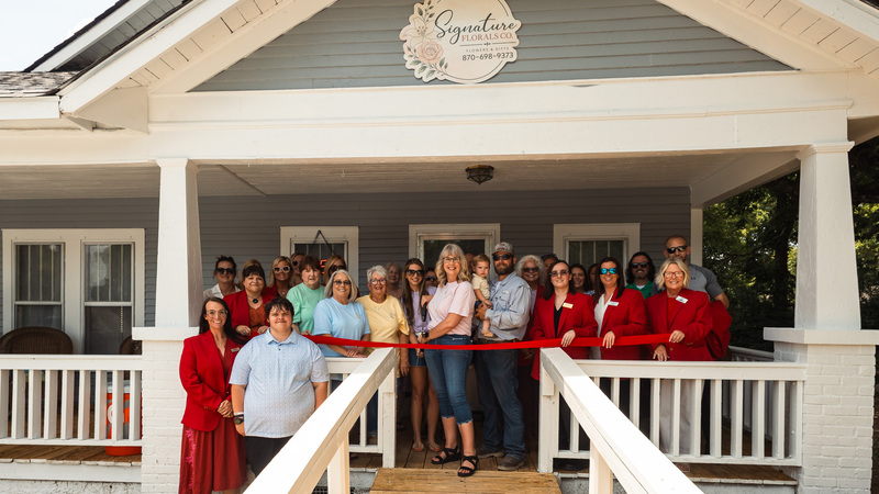 Signature Floral Company Celebrates Ribbon Cutting