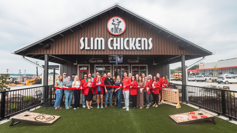 Slim Chickens Officially Opens in Batesville
