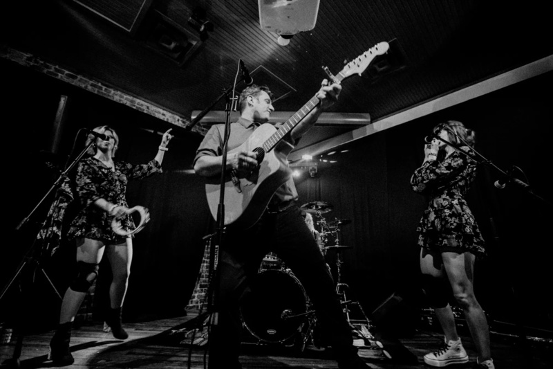 Shaw Revolver live at Las Playitas